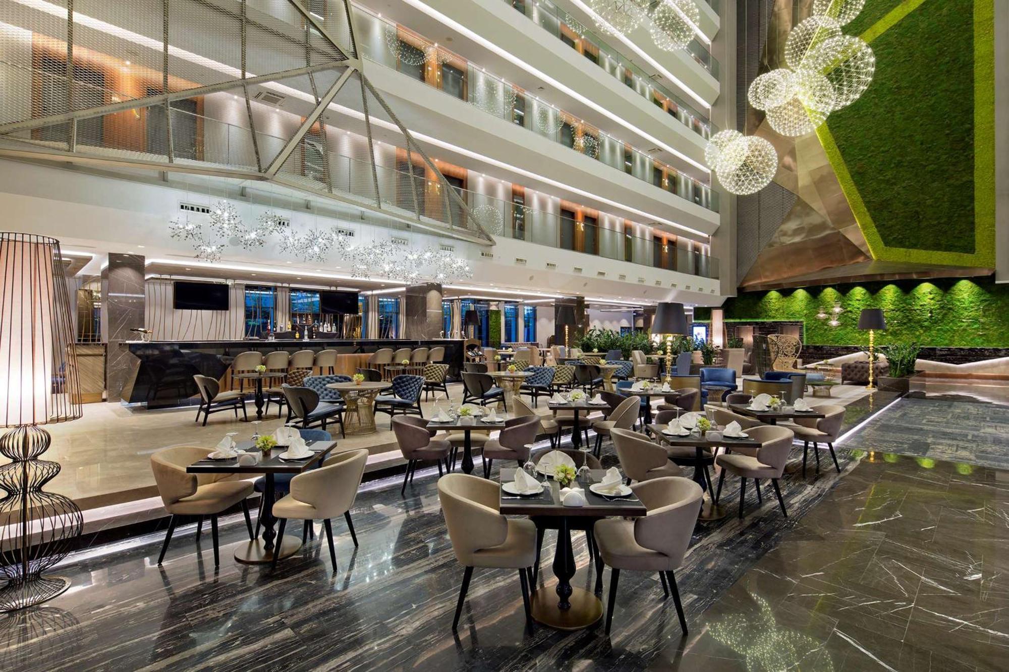 Hotel Doubletree By Hilton Istanbul - Piyalepasa Exteriér fotografie The lobby